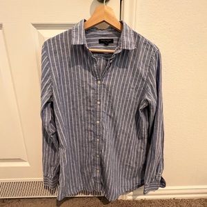 Banana Republic Blue w/white long sleeve, button down blouse, white stripes.